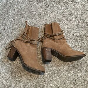 TOMS boots